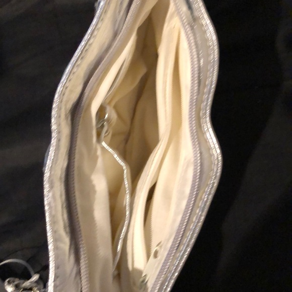 Sliver large wristlet - Picture 3 of 3